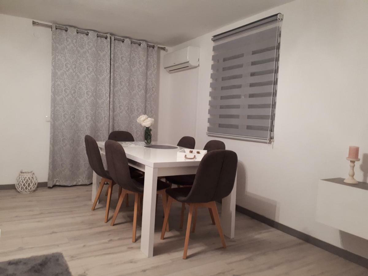 טרוגיר Apartment Jole 1 מראה חיצוני תמונה