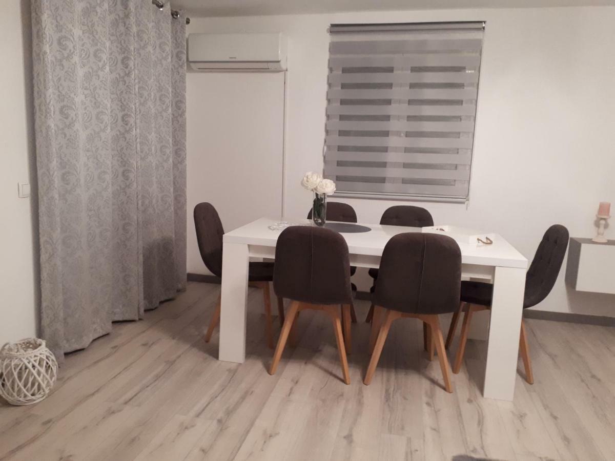 טרוגיר Apartment Jole 1 מראה חיצוני תמונה
